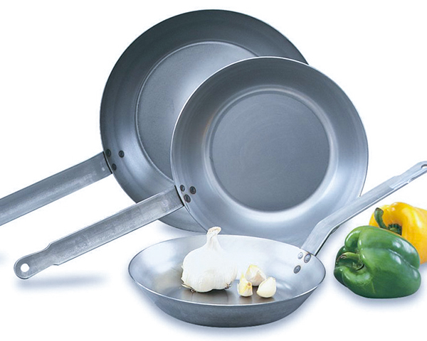 Carbon Steel Frying Pan With Metal Handle